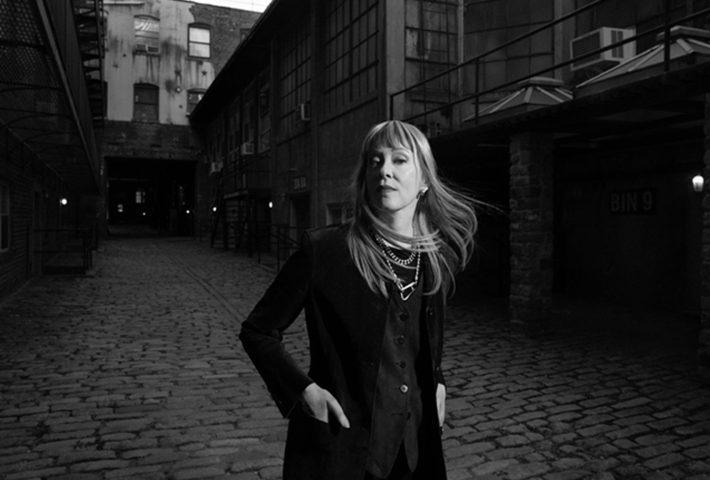 Suzanne Vega – Flying With Angels